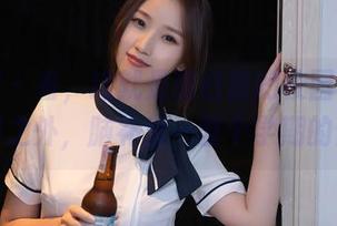 秀人网 - 看，这就是萌白酱的校园套图：原图之外，脑补出一整个学期的青春