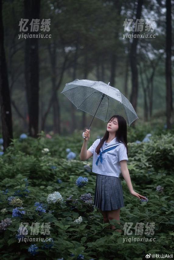 秋山AkI的mirror彩云，这是哪部动漫里的场景，还是我在做白日梦？