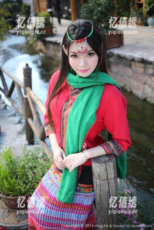 美媛馆 - 和许诺sabrina的白色图包来个面基，竟然比这季新品还想瞧？