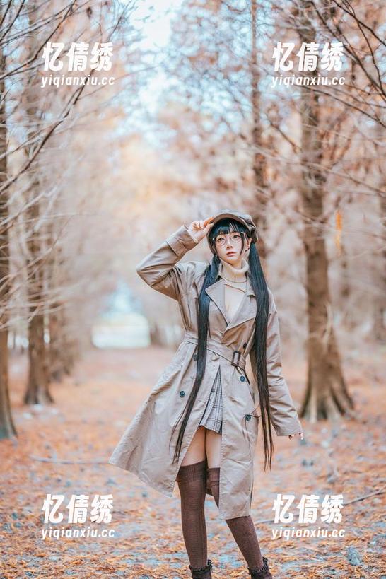 下载落落Raku的莉莉丝合集，为啥心里有点小忐忑？