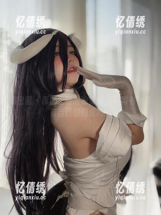 葱油饼er 微密圈 - 原图里的葱油饼er:连帽衫也要有自己的剧情吗?