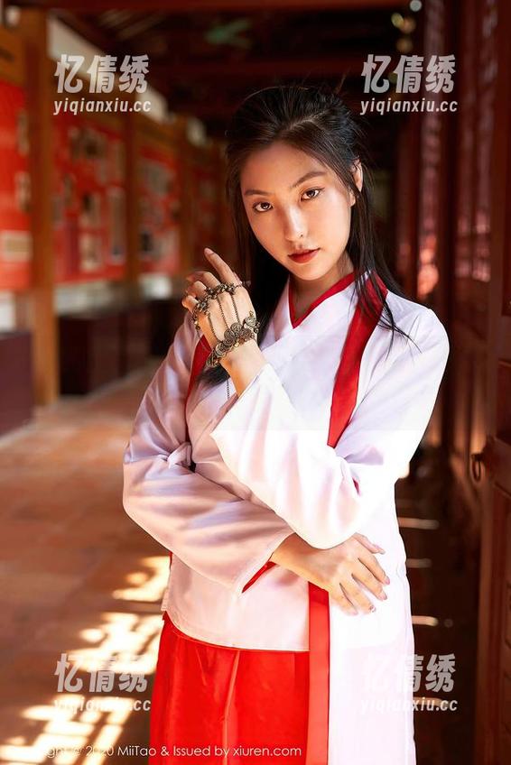蜜桃社 - 睡衣大公开：木奈奈的套图更新让人忍不住想多看几眼！