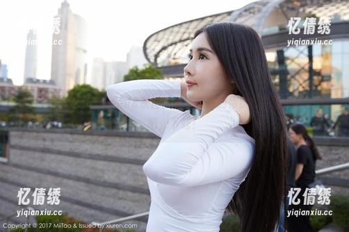 蜜桃社-萌美Moemi 蜜桃社 - 萌美Moemi&灰丝:一路走来为你编织的时尚梦,来吧,下载!