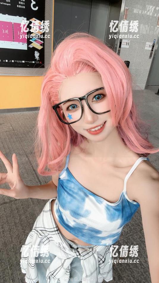 看到贝儿酱Miki的女王状态，图片里的自信直接传递过来，捧着胸口准备下载！