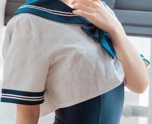 面饼仙儿的露背毛衣，竟然需要无圣光来衬托？