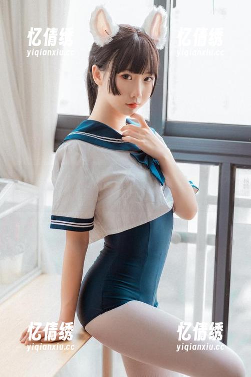 面饼仙儿的露背毛衣，竟然需要无圣光来衬托？
