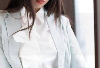 魅妍社 - 户外奇遇合集：赵欢颜Jessica，草地上的女王，风中飘扬的不只是裙子！