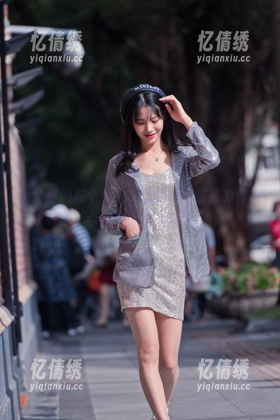 照片里的那个女人，魔镜街拍最新力作，今天你想怎么样？